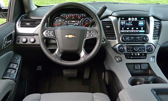 Tahoe / Suburban Reviews: Chevrolet Tahoe instrument panel