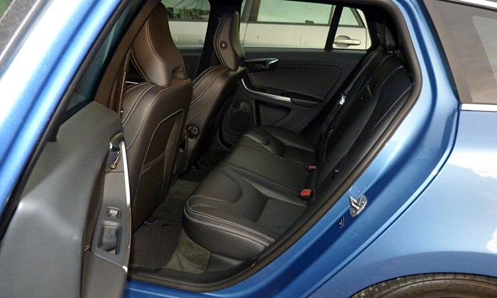 V60 Reviews: Volvo V60 back seat