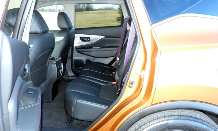 Murano Reviews: Nissan Murano rear seat
