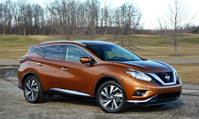 Murano Reviews: Nissan Murano front quarter view