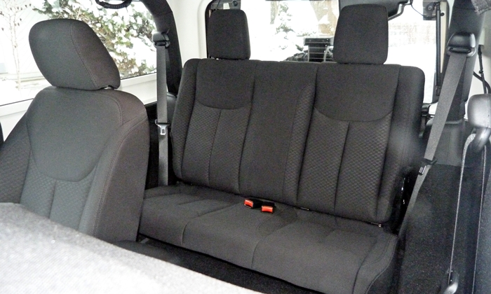 Wrangler Reviews: Jeep Wrangler rear seat
