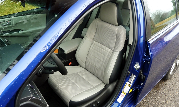 Toyota Camry Photos: Toyota Camry Hybrid SE driver seat