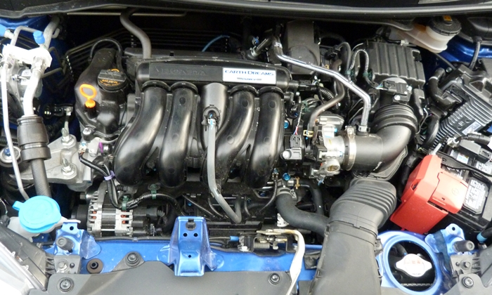 Fit Reviews: 2015 Honda Fit engine