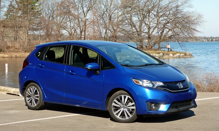 2015 Honda Fit front quarter view