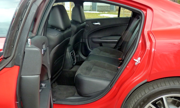 Charger Reviews: Dodge Charger R/T rear seat