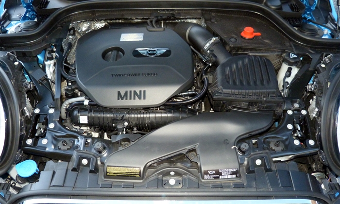 Mini Hardtop Photos: Mini Hardtop 4 Door engine