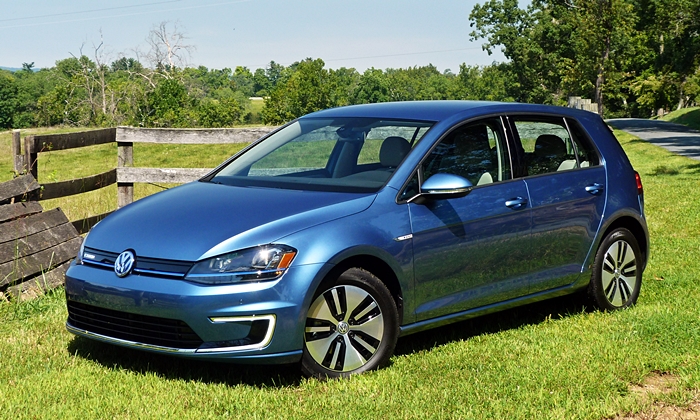 Volkswagen e-Golf front quarter view