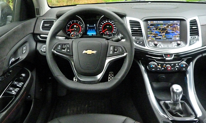 SS Reviews: Chevrolet SS instrument panel