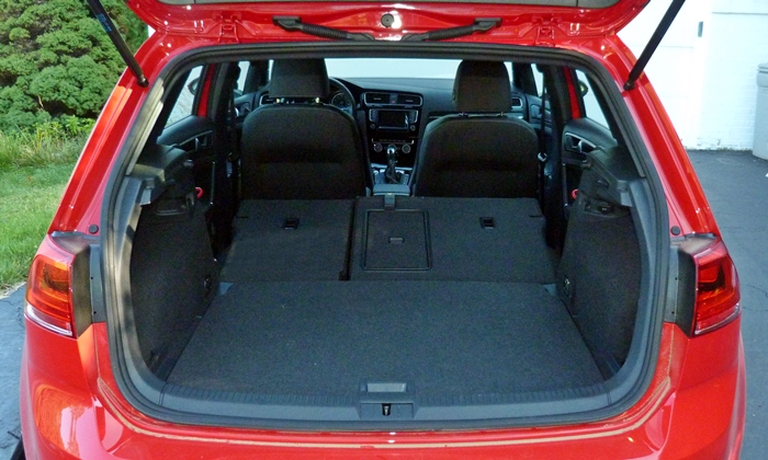 Golf / GTI Reviews: Volkswagen Golf R cargo area seats folded