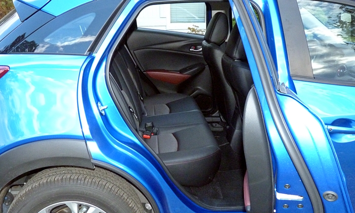 CX-3 Reviews: Mazda CX-3 back seat