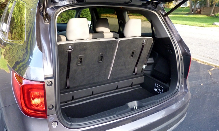Pilot Reviews: Honda Pilot cargo area well