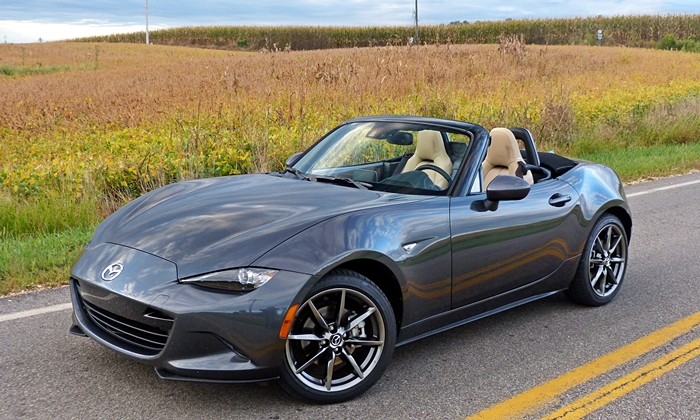 2016 Mazda MX-5 Miata front quarter view