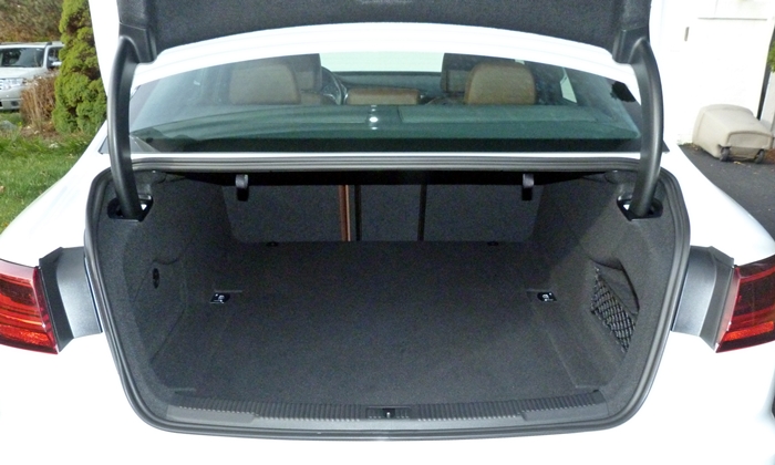 A6 / S6 Reviews: Audi A6 trunk