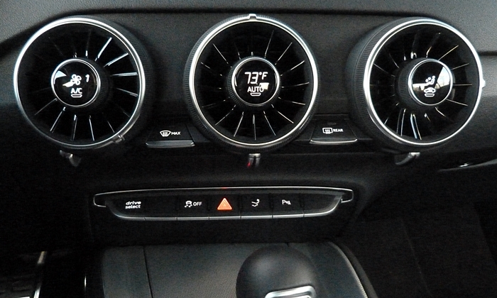 Audi TT Photos: Audi TT HVAC controls