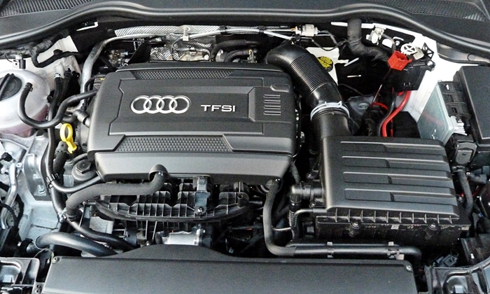 Audi TT Photos: Audi TT engine