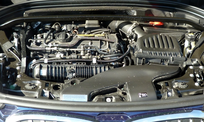 BMW X1 Photos: BMW X1 engine uncovered