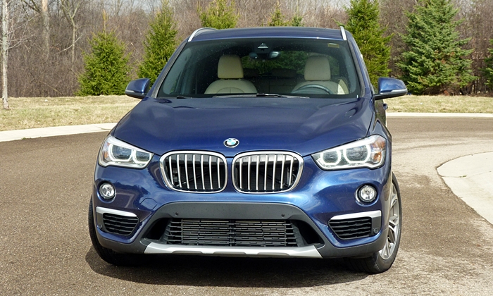 X1 Reviews: BMW X1 front view