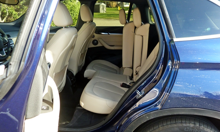 X1 Reviews: BMW X1 rear seat