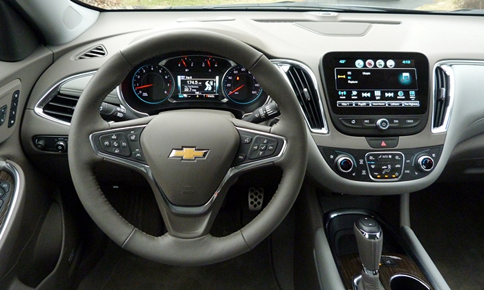 Malibu Reviews: Chevrolet Malibu instrument panel