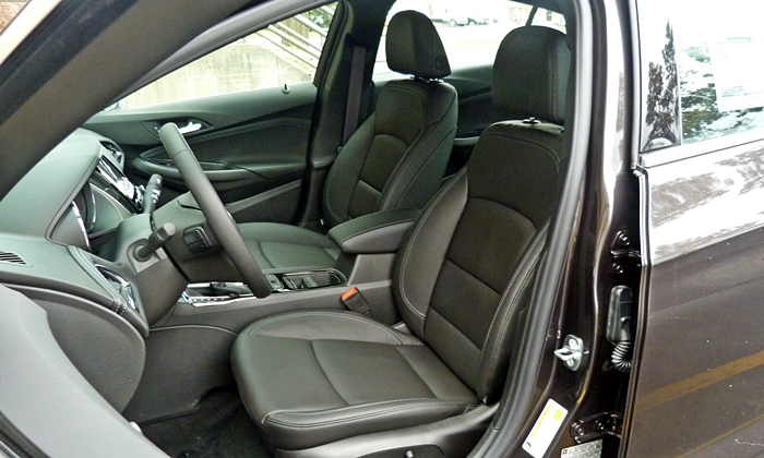 Chevrolet Cruze Photos: Chevrolet Cruze driver seat