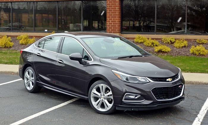 Chevrolet Cruze front quarter view