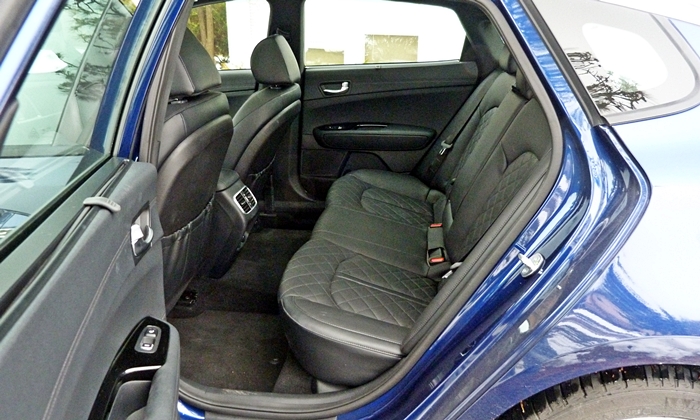 Optima Reviews: Kia Optima back seat