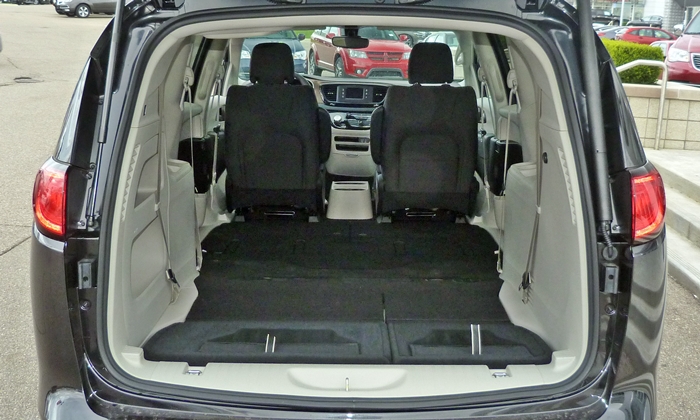 Pacifica Reviews: 2017 Chrysler Pacifica cargo area both rows stowed