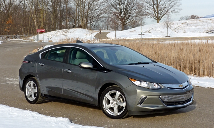 Volt Reviews: Chevrolet Volt front quarter