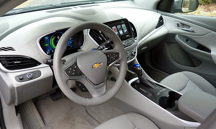 Volt Reviews: Chevrolet Volt interior
