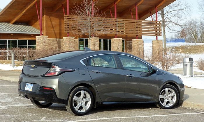 Volt Reviews: Chevrolet Volt rear quarter