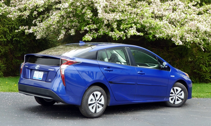 Prius Reviews: Toyota Prius rear quarter