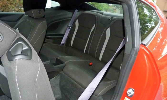 Camaro Reviews: Chevrolet Camaro rear seat