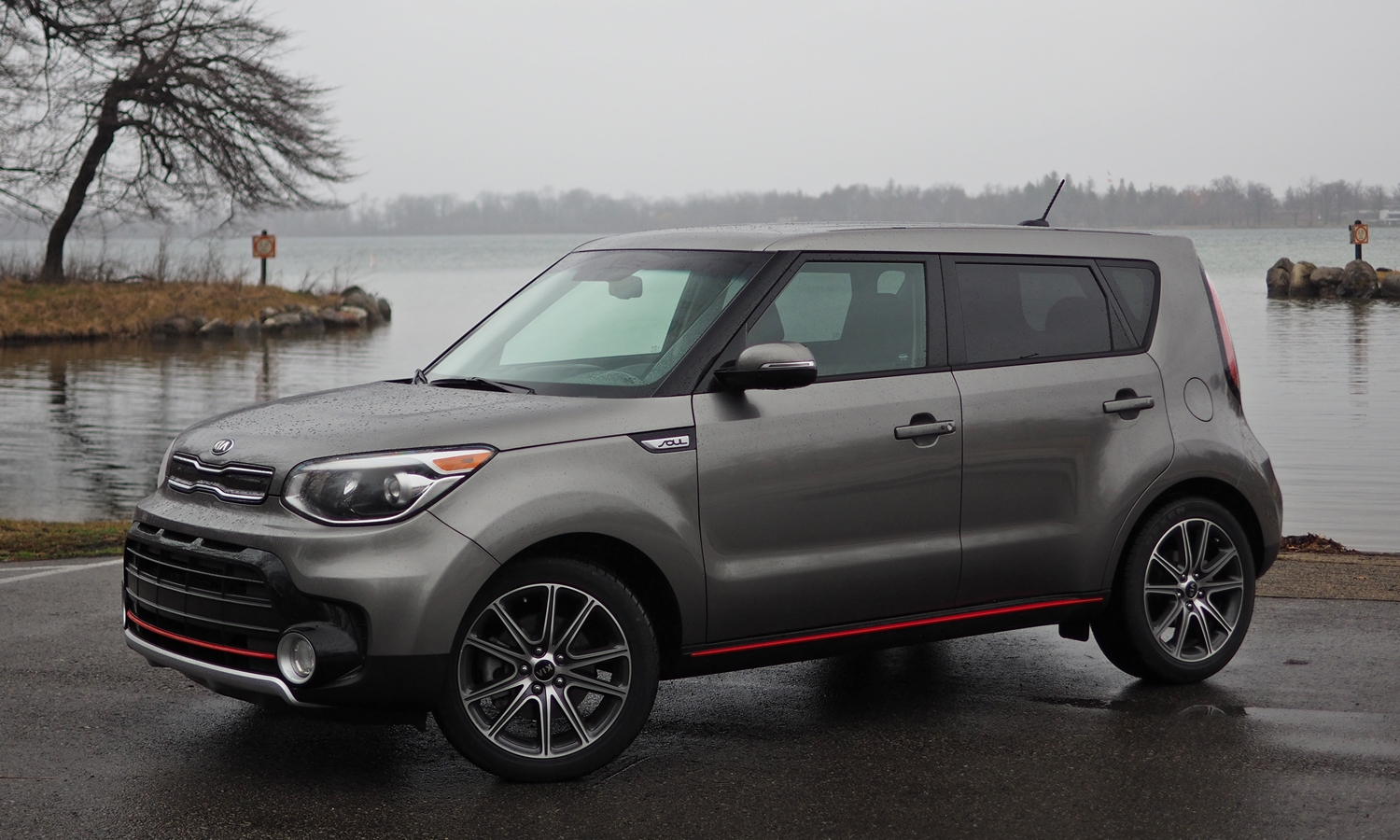 2017 Kia Soul ! front quarter view