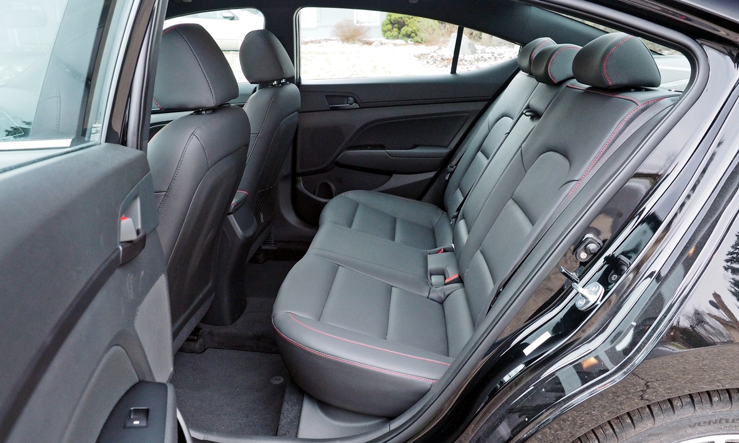 Elantra Reviews: 2017 Hyundai Elantra Sport rear seat