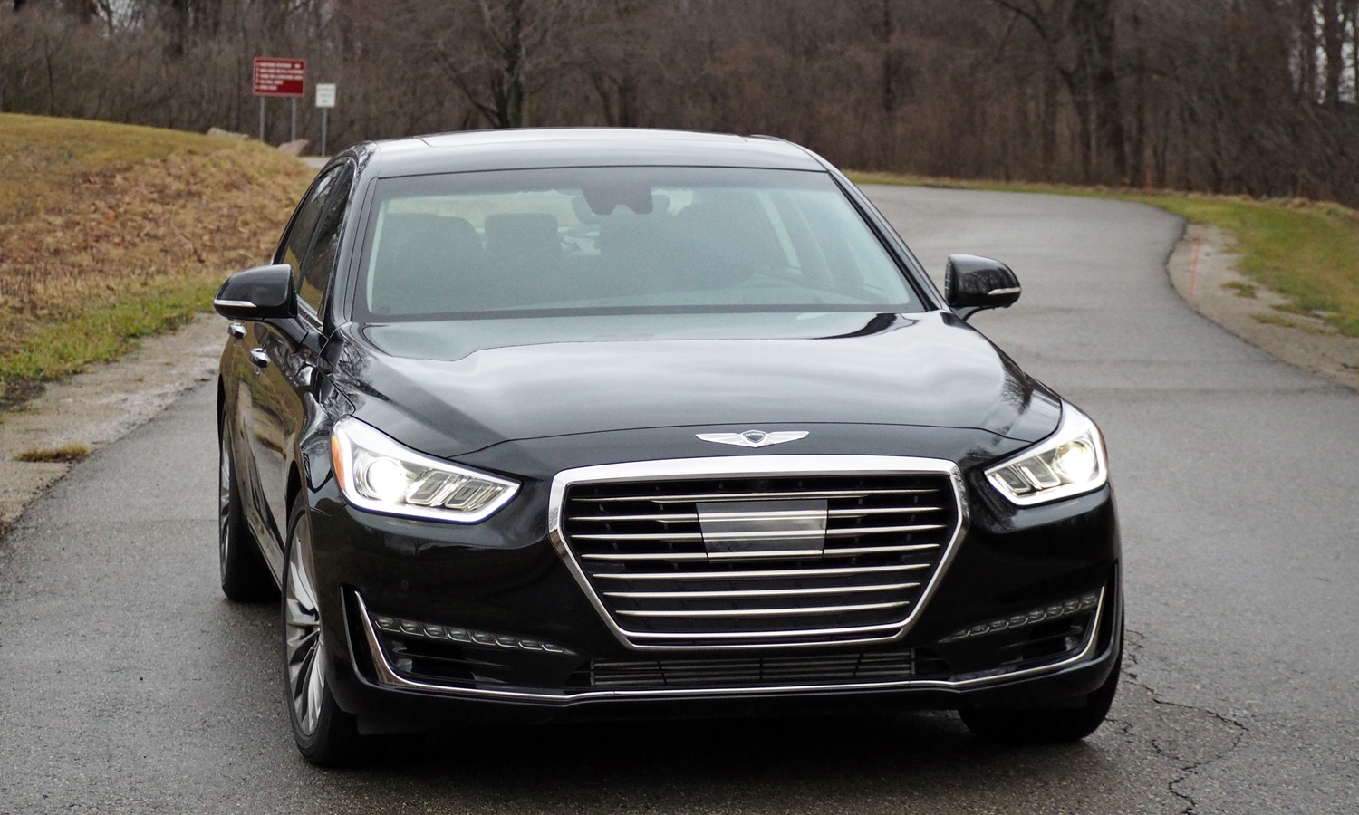 2017 Genesis G90