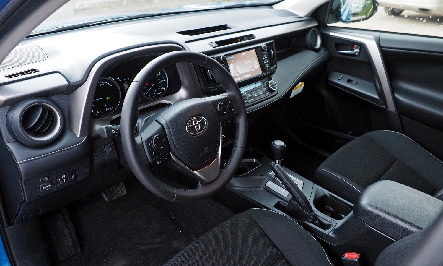 Kia Niro Photos: Toyota RAV4 Hybrid XLE interior