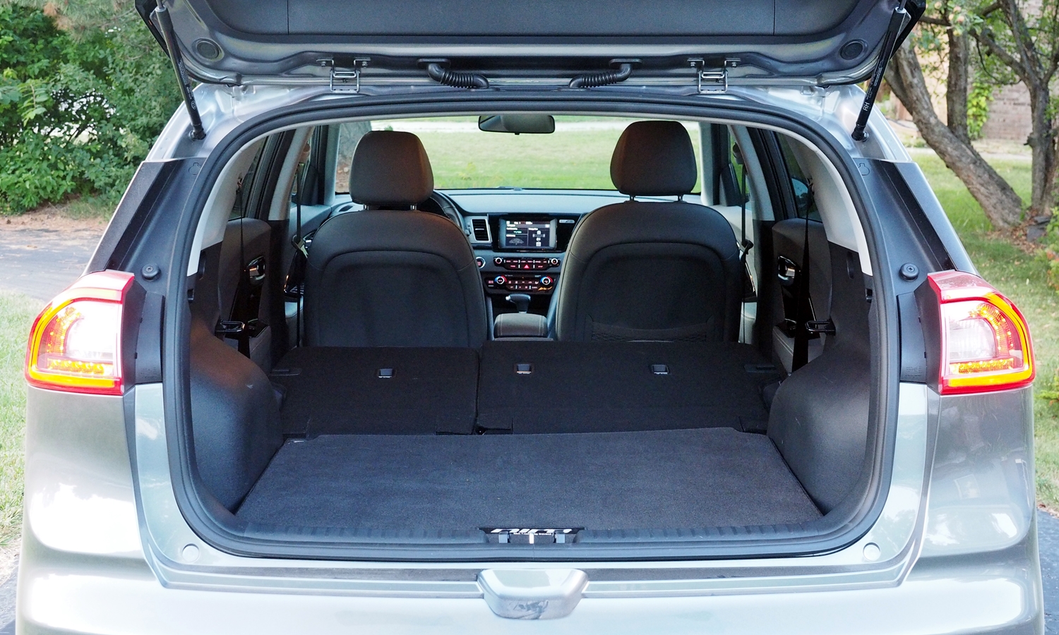 Niro Reviews: Kia Niro cargo area seat folded