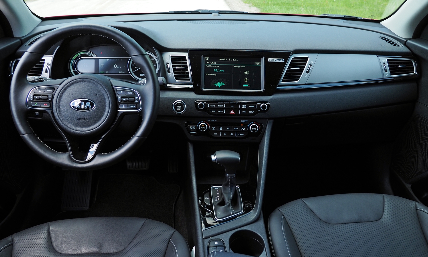 Niro Reviews: Kia Niro instrument panel full