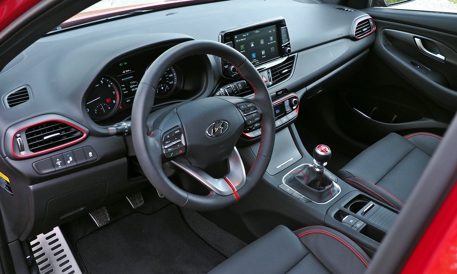 Elantra GT Reviews: Hyundai Elantra GT interior