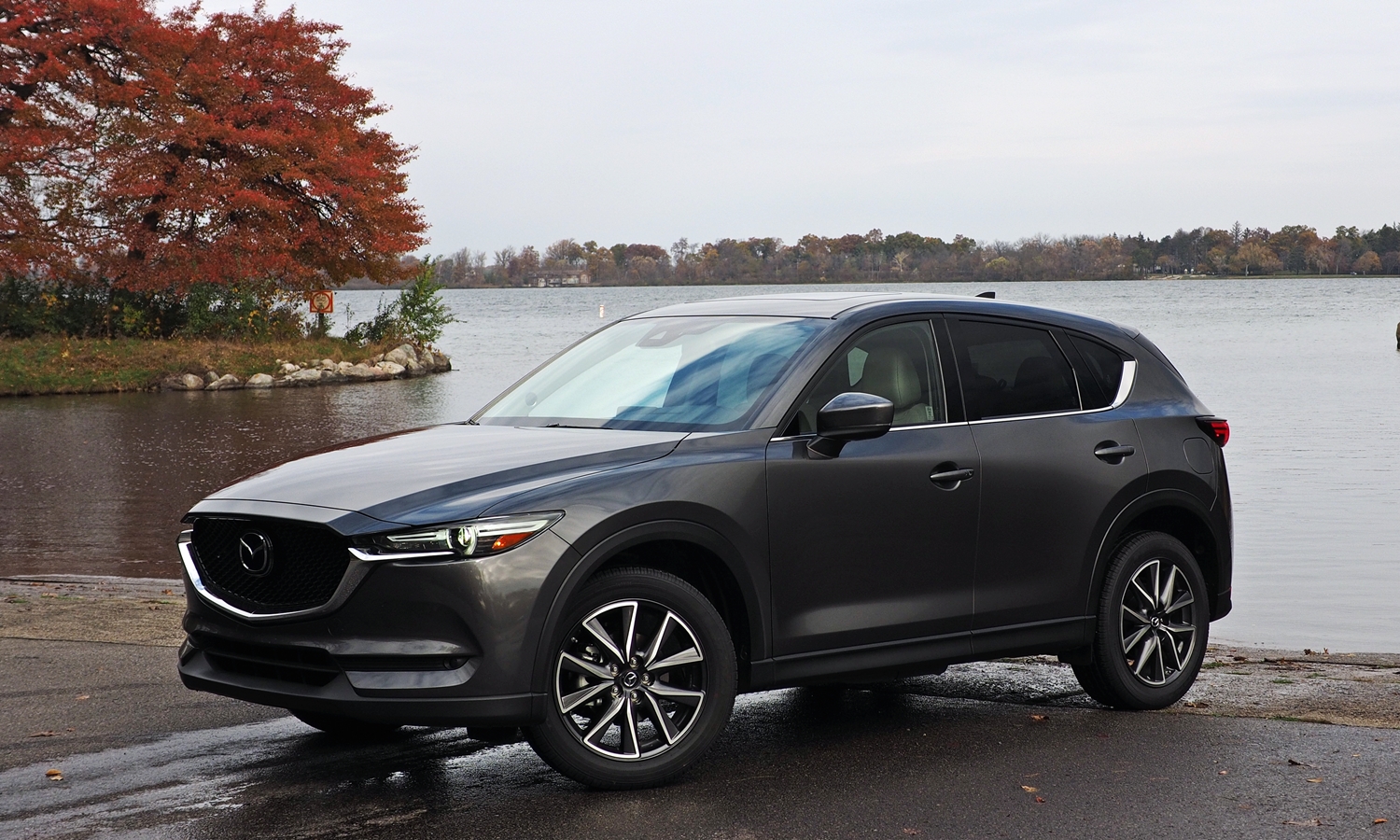 2017 Mazda CX-5 front quarter view