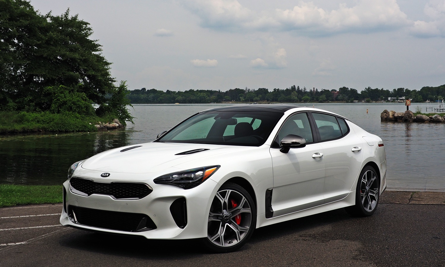 Kia Stinger GT front quarter