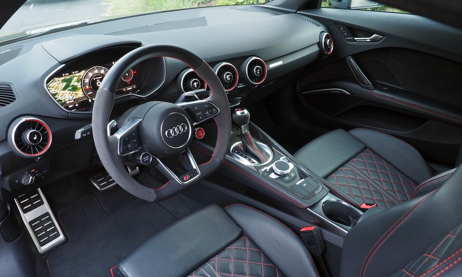 TT Reviews: Audi TT RS interior