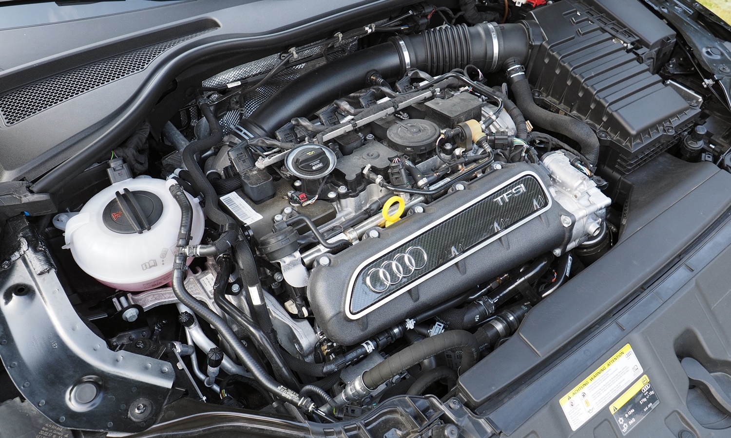 TT Reviews: Audi TT RS engine