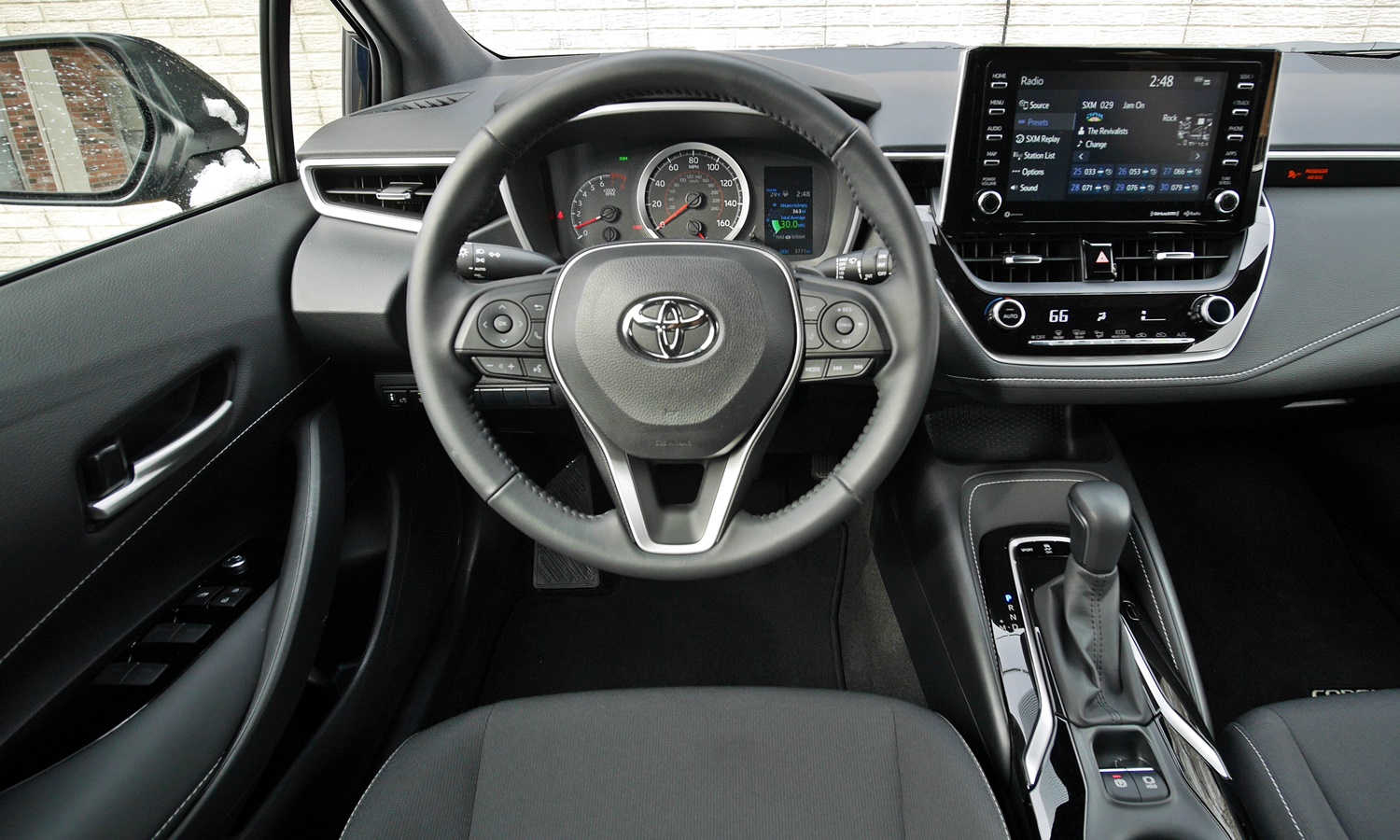 Corolla Hatchback Reviews: Toyota Corolla Hatchback instrument panel