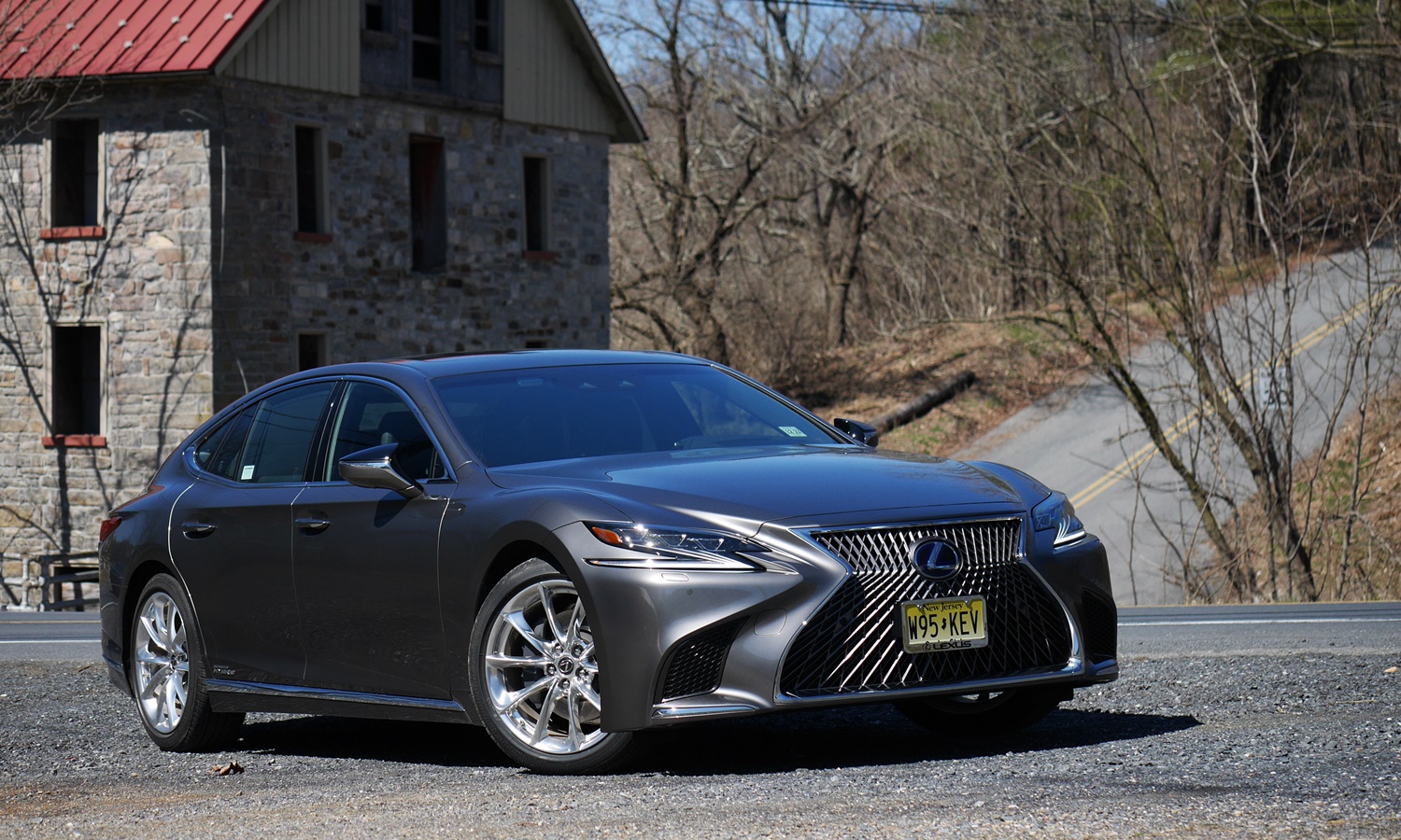 Lexus LS 500h front angle