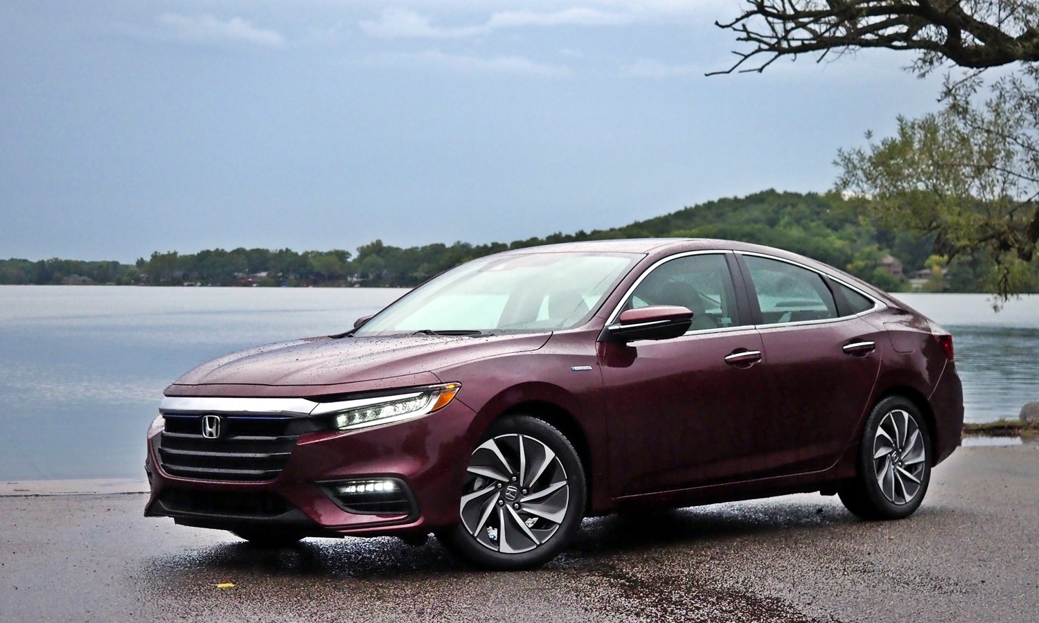 Honda Insight front quarter view