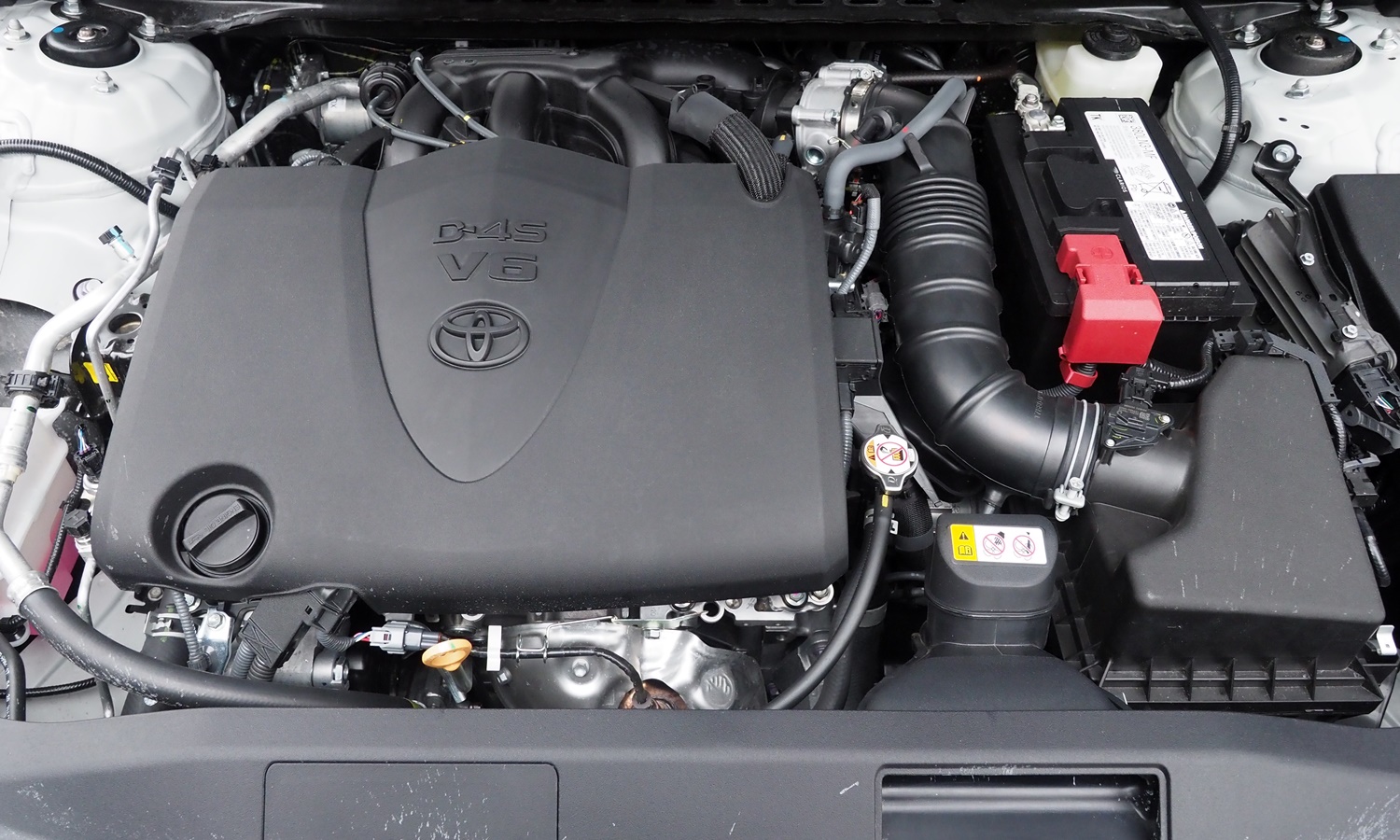 Toyota Camry Photos: Toyota Camry TRD engine cover