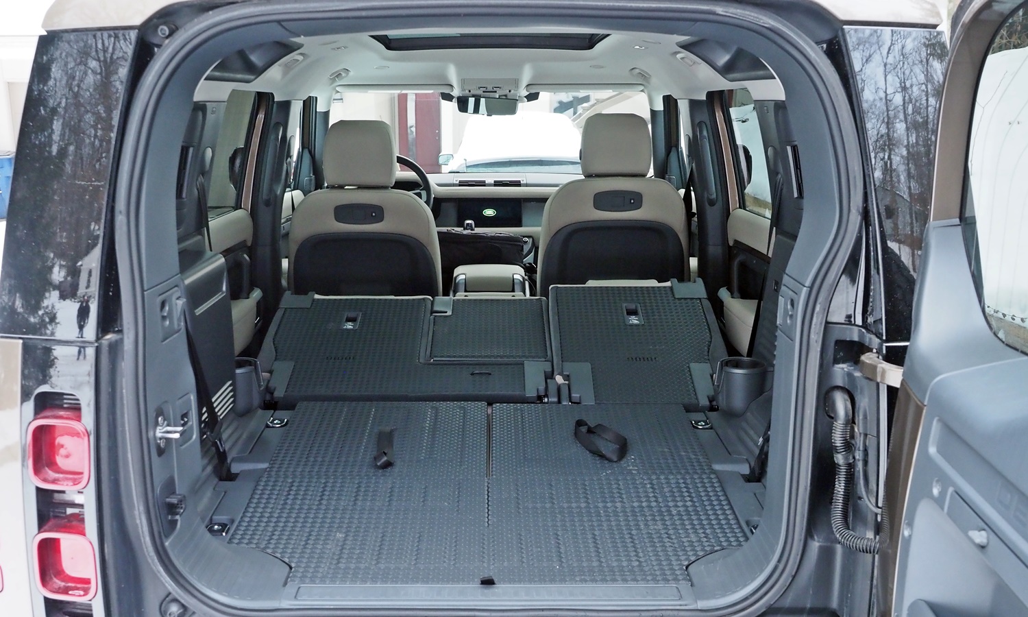 Defender Reviews: Land Rover Defender 110 cargo area both rows down