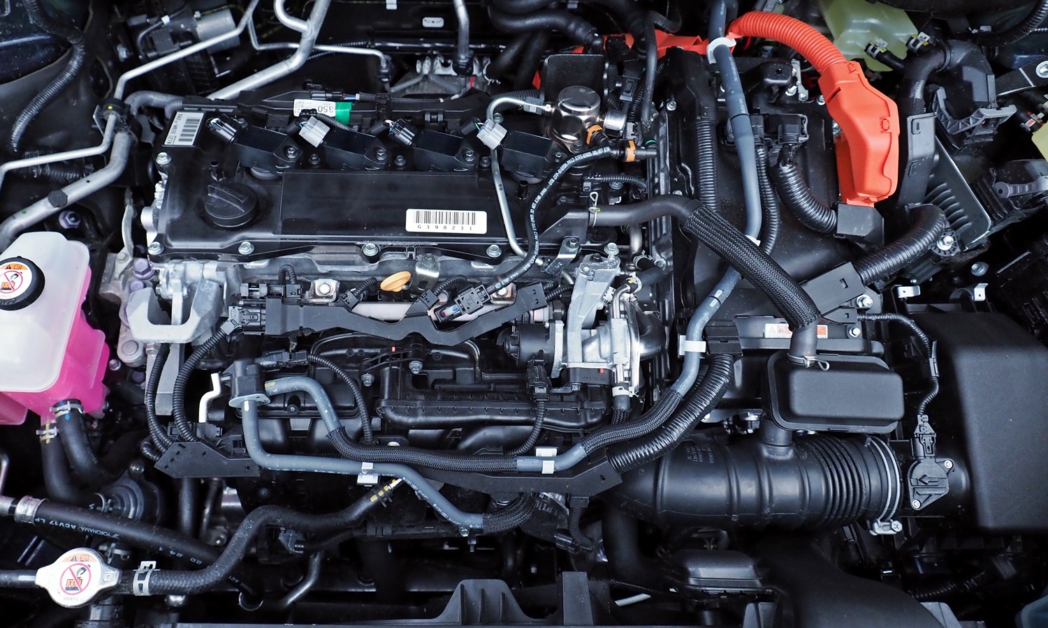 Toyota Highlander Photos: Toyota Highlander Hybrid engine uncovered