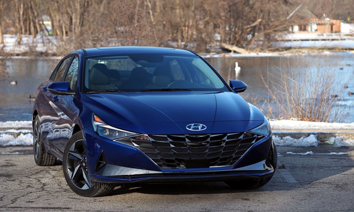 Elantra Reviews: 2021 Hyundai Elantra front view